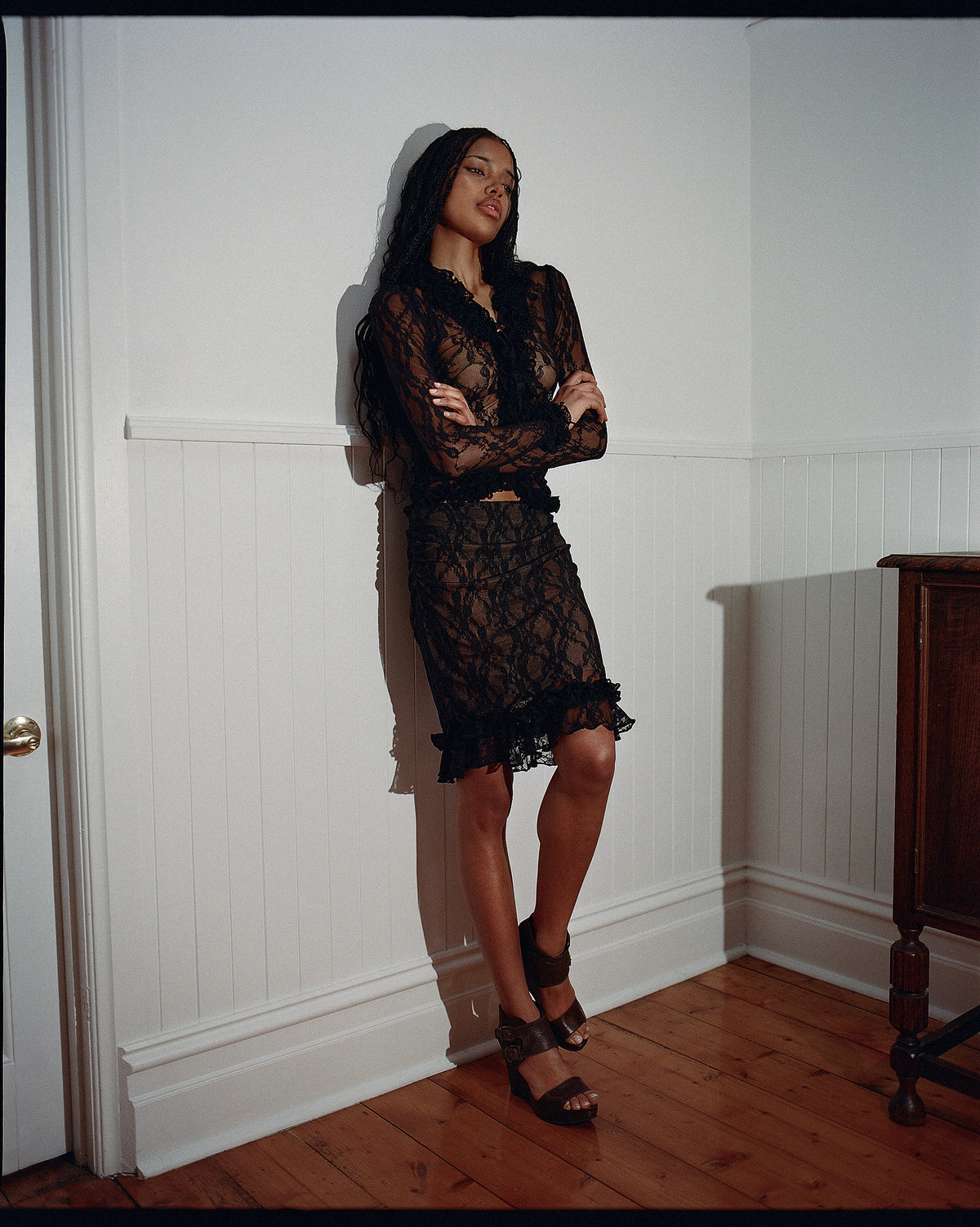 RUFFLE SKIRT BLACK LACE
