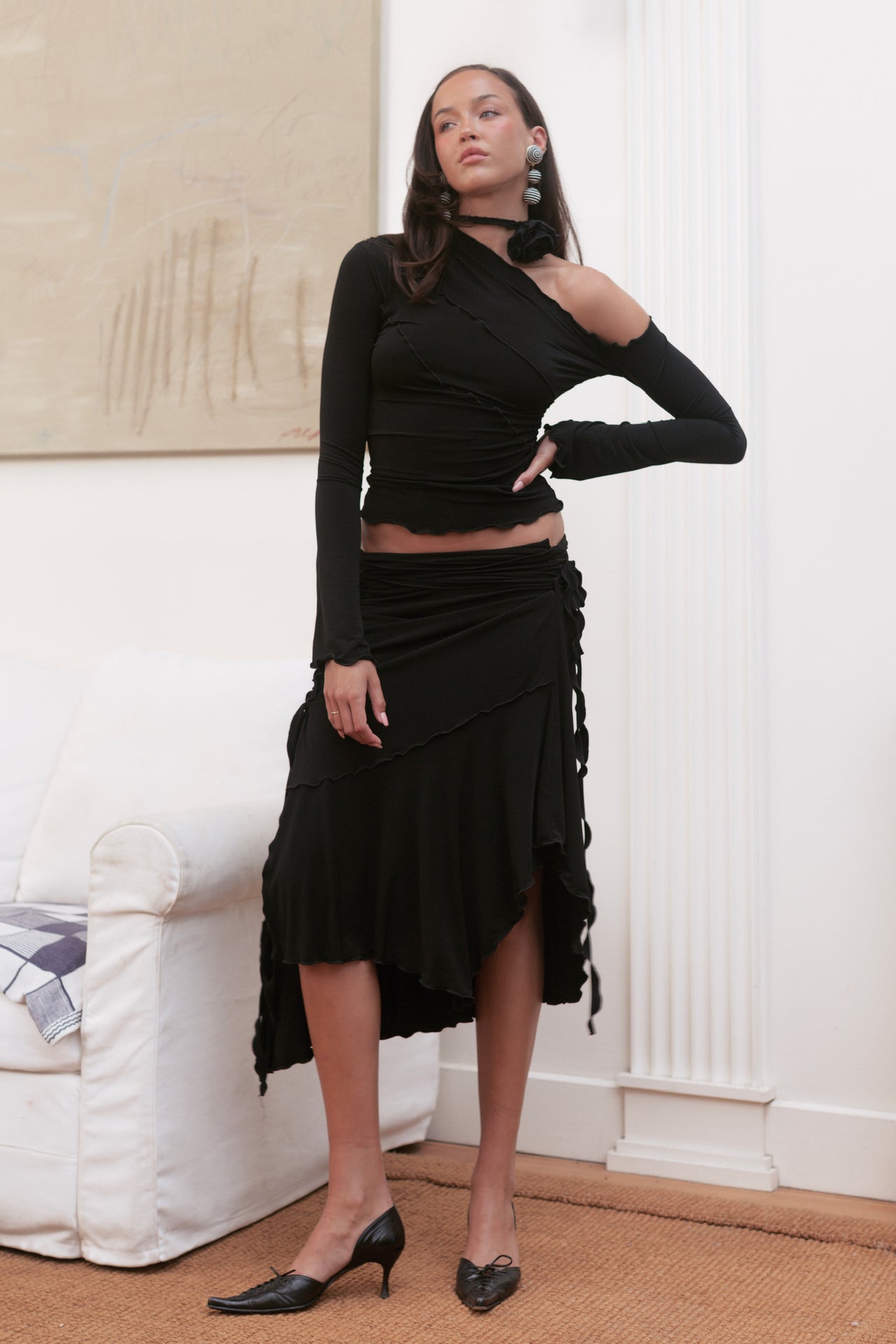 BLACK SPLIT SKIRT
