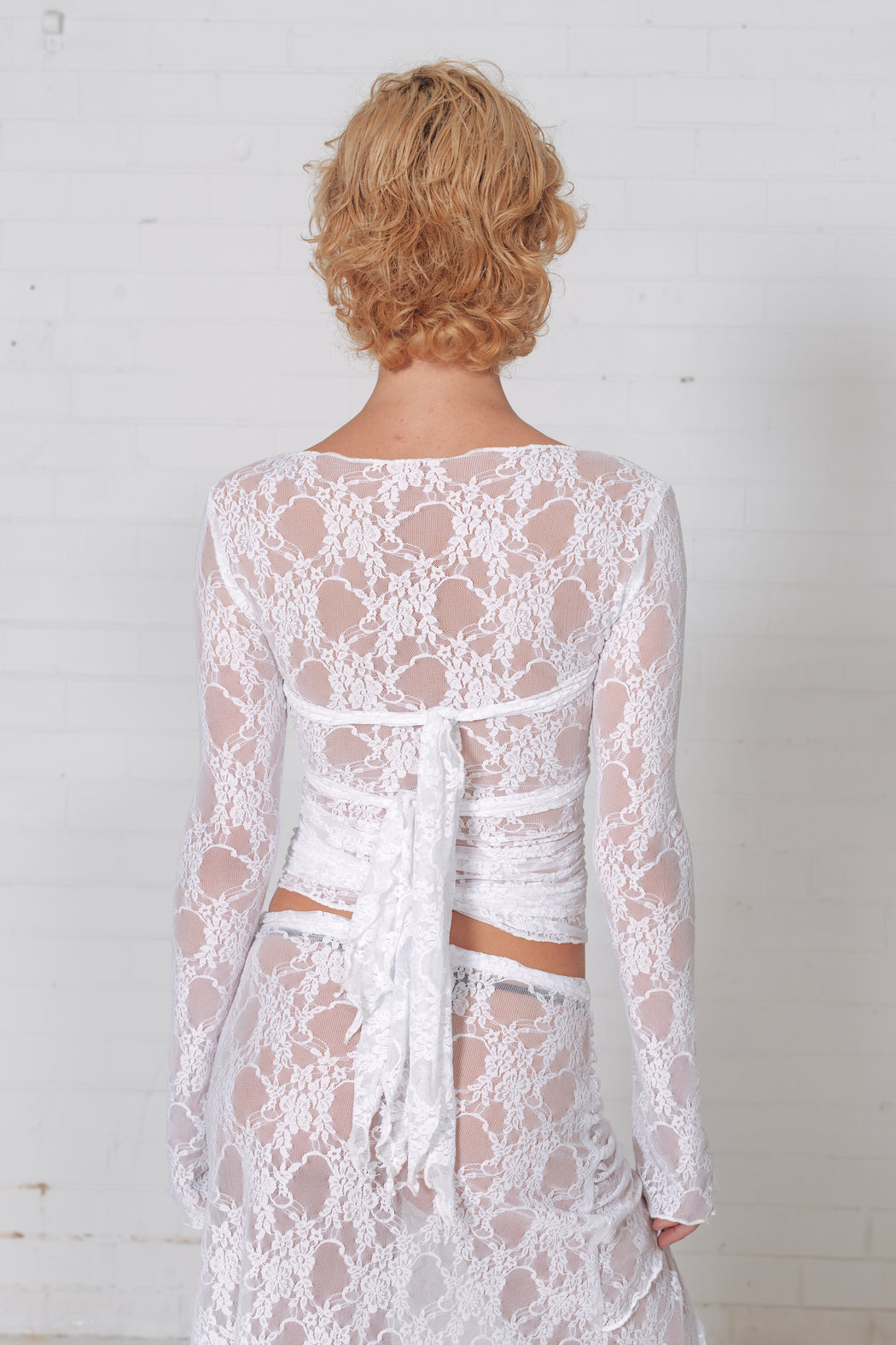 WHITE LACE TIE TOP LONG SLEEVE
