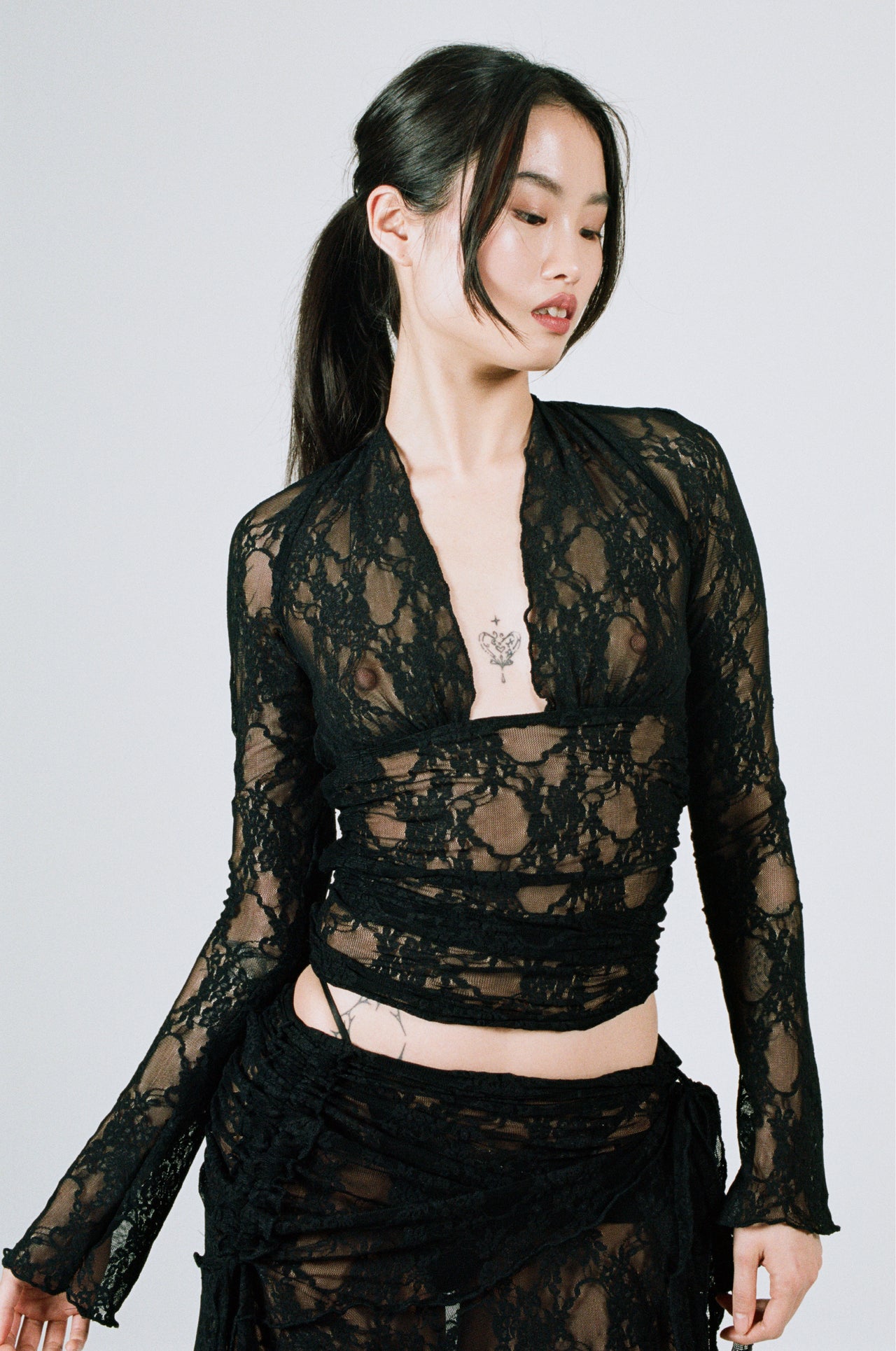 BLACK LACE SLEEVE HALTER