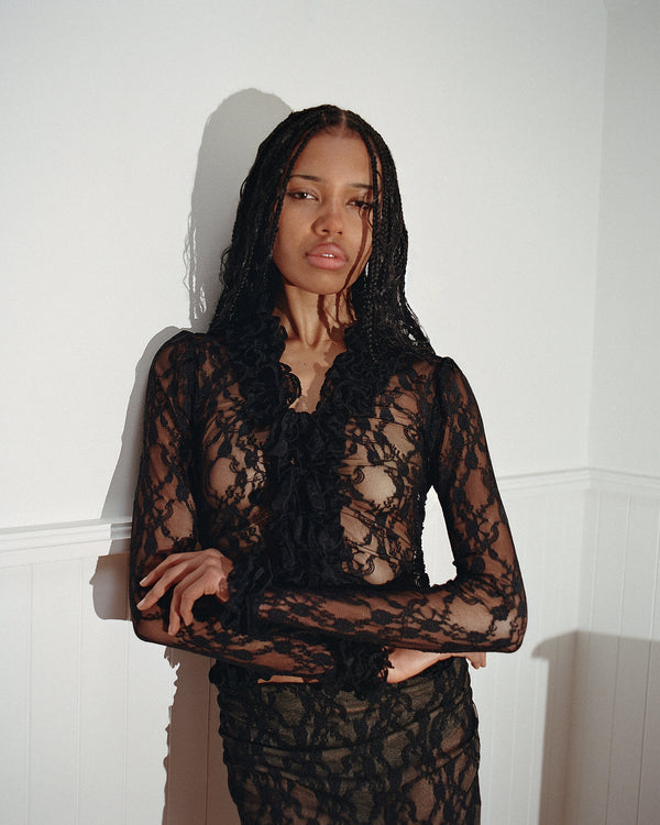 RUFFLE TOP BLACK LACE