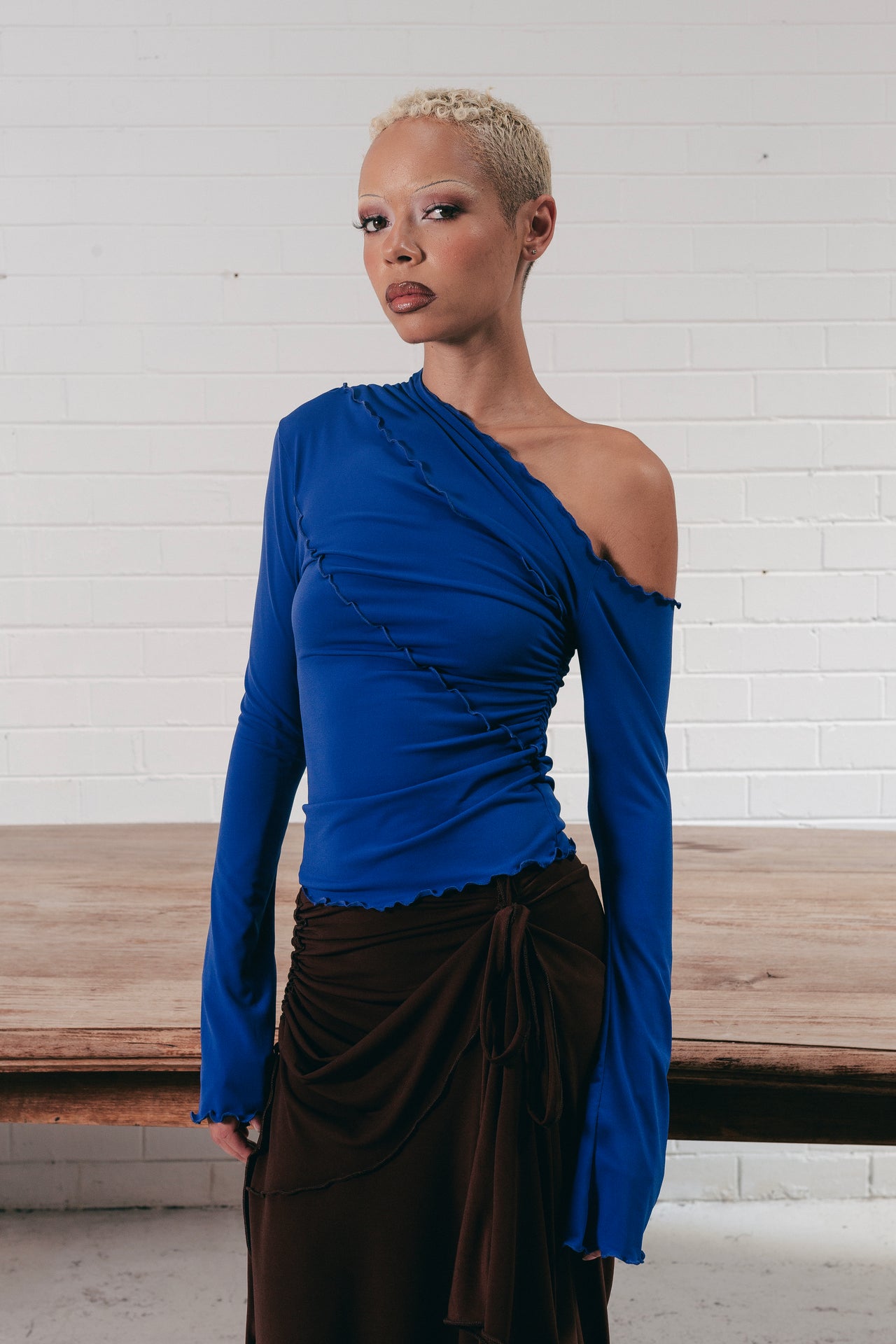 COBALT POP SHOULDER TOP